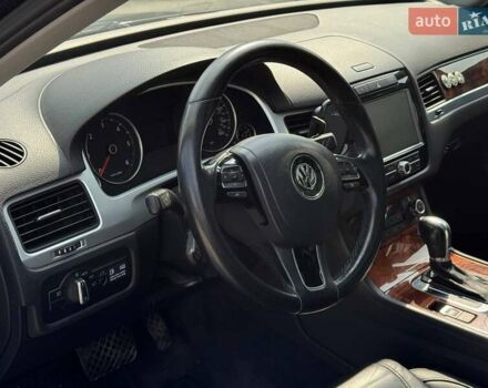 Черный Фольксваген Туарег, объемом двигателя 2.97 л и пробегом 349 тыс. км за 16500 $, фото 20 на Automoto.ua