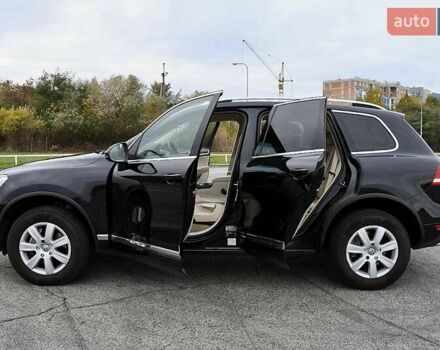 Черный Фольксваген Туарег, объемом двигателя 2.97 л и пробегом 275 тыс. км за 22000 $, фото 14 на Automoto.ua