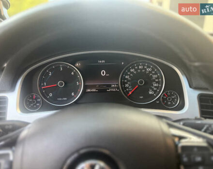 Черный Фольксваген Туарег, объемом двигателя 2.97 л и пробегом 280 тыс. км за 17500 $, фото 16 на Automoto.ua