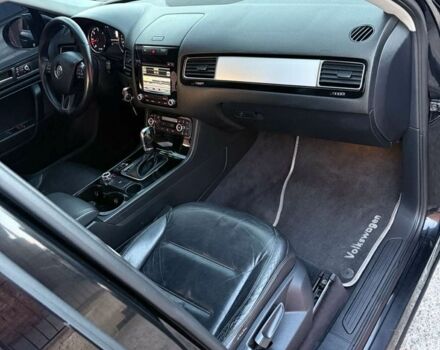 Чорний Фольксваген Туарег, об'ємом двигуна 3 л та пробігом 310 тис. км за 15500 $, фото 8 на Automoto.ua