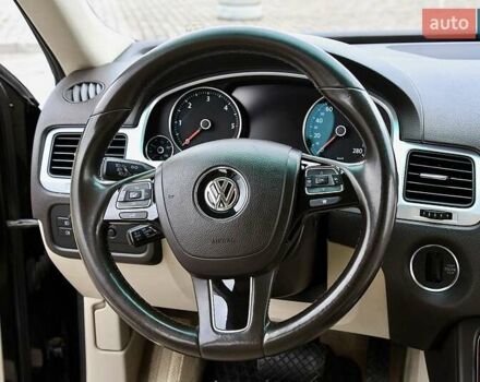 Черный Фольксваген Туарег, объемом двигателя 2.97 л и пробегом 275 тыс. км за 22000 $, фото 27 на Automoto.ua