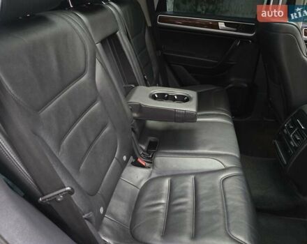 Чорний Фольксваген Туарег, об'ємом двигуна 3 л та пробігом 180 тис. км за 15499 $, фото 48 на Automoto.ua