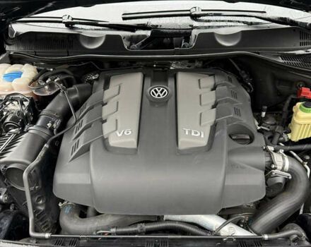 Черный Фольксваген Туарег, объемом двигателя 2.97 л и пробегом 335 тыс. км за 17700 $, фото 10 на Automoto.ua