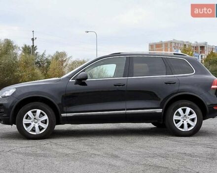 Черный Фольксваген Туарег, объемом двигателя 2.97 л и пробегом 275 тыс. км за 22000 $, фото 4 на Automoto.ua