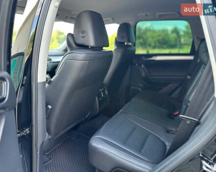 Чорний Фольксваген Туарег, об'ємом двигуна 2.97 л та пробігом 204 тис. км за 16500 $, фото 42 на Automoto.ua