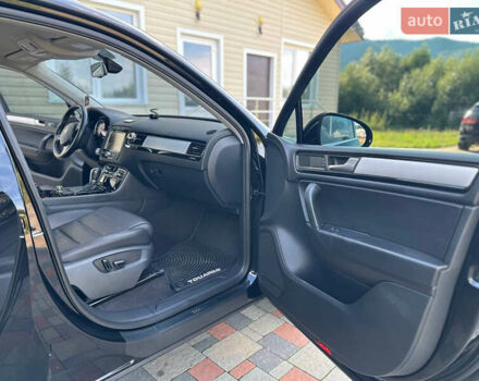 Чорний Фольксваген Туарег, об'ємом двигуна 2.97 л та пробігом 204 тис. км за 16500 $, фото 40 на Automoto.ua