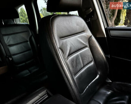 Черный Фольксваген Туарег, объемом двигателя 3 л и пробегом 310 тыс. км за 16500 $, фото 27 на Automoto.ua