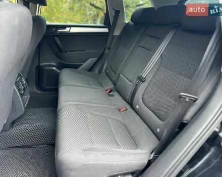 Чорний Фольксваген Туарег, об'ємом двигуна 3 л та пробігом 210 тис. км за 16500 $, фото 13 на Automoto.ua