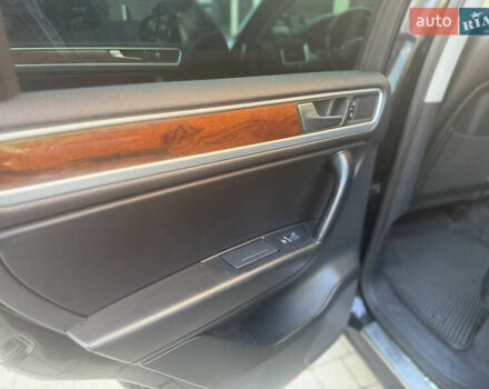 Черный Фольксваген Туарег, объемом двигателя 2.97 л и пробегом 280 тыс. км за 17500 $, фото 18 на Automoto.ua