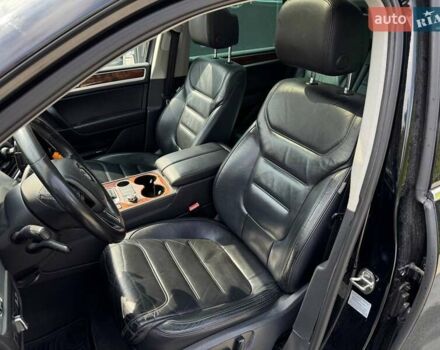 Черный Фольксваген Туарег, объемом двигателя 2.97 л и пробегом 349 тыс. км за 16500 $, фото 23 на Automoto.ua