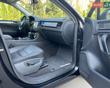 Черный Фольксваген Туарег, объемом двигателя 2.97 л и пробегом 315 тыс. км за 17800 $, фото 6 на Automoto.ua