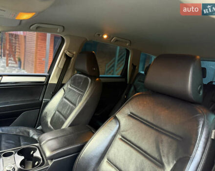 Черный Фольксваген Туарег, объемом двигателя 2.97 л и пробегом 278 тыс. км за 20000 $, фото 46 на Automoto.ua