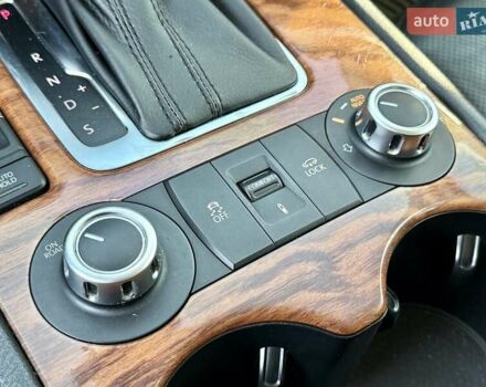 Черный Фольксваген Туарег, объемом двигателя 2.97 л и пробегом 288 тыс. км за 14500 $, фото 17 на Automoto.ua