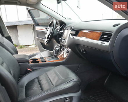 Черный Фольксваген Туарег, объемом двигателя 2.97 л и пробегом 267 тыс. км за 16450 $, фото 61 на Automoto.ua