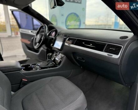 Черный Фольксваген Туарег, объемом двигателя 3 л и пробегом 207 тыс. км за 15700 $, фото 24 на Automoto.ua