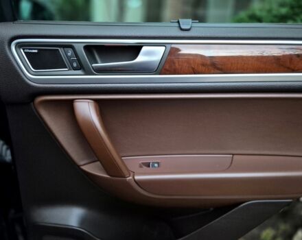 Черный Фольксваген Туарег, объемом двигателя 3 л и пробегом 250 тыс. км за 17300 $, фото 13 на Automoto.ua