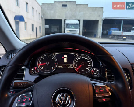 Черный Фольксваген Туарег, объемом двигателя 3 л и пробегом 285 тыс. км за 13800 $, фото 13 на Automoto.ua