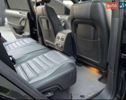 Чорний Фольксваген Туарег, об'ємом двигуна 4.13 л та пробігом 215 тис. км за 25000 $, фото 9 на Automoto.ua