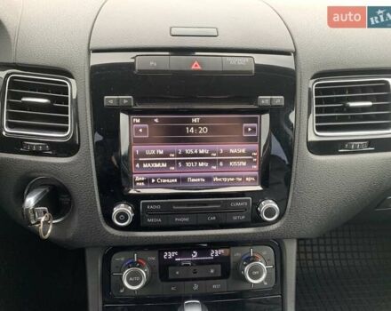 Черный Фольксваген Туарег, объемом двигателя 2.97 л и пробегом 198 тыс. км за 18000 $, фото 26 на Automoto.ua