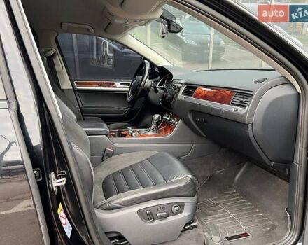 Чорний Фольксваген Туарег, об'ємом двигуна 3 л та пробігом 433 тис. км за 16700 $, фото 7 на Automoto.ua