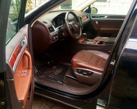 Чорний Фольксваген Туарег, об'ємом двигуна 3 л та пробігом 360 тис. км за 17300 $, фото 3 на Automoto.ua