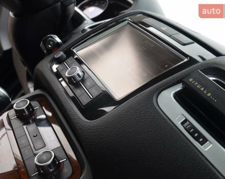 Черный Фольксваген Туарег, объемом двигателя 2.97 л и пробегом 267 тыс. км за 16450 $, фото 65 на Automoto.ua