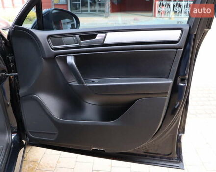 Черный Фольксваген Туарег, объемом двигателя 3 л и пробегом 284 тыс. км за 17800 $, фото 41 на Automoto.ua