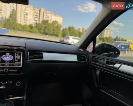 Черный Фольксваген Туарег, объемом двигателя 3 л и пробегом 218 тыс. км за 18950 $, фото 64 на Automoto.ua