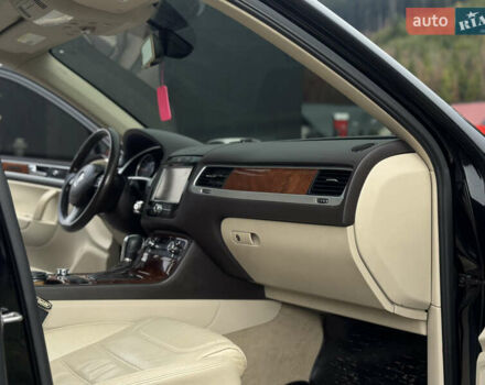 Черный Фольксваген Туарег, объемом двигателя 2.97 л и пробегом 310 тыс. км за 15200 $, фото 45 на Automoto.ua