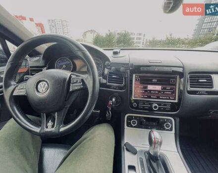 Черный Фольксваген Туарег, объемом двигателя 2.97 л и пробегом 247 тыс. км за 22999 $, фото 11 на Automoto.ua