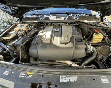 Черный Фольксваген Туарег, объемом двигателя 2.97 л и пробегом 305 тыс. км за 16450 $, фото 2 на Automoto.ua