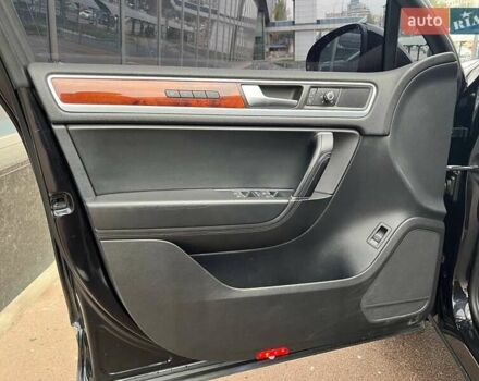 Чорний Фольксваген Туарег, об'ємом двигуна 3 л та пробігом 433 тис. км за 16700 $, фото 13 на Automoto.ua