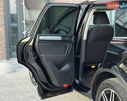 Чорний Фольксваген Туарег, об'ємом двигуна 2.97 л та пробігом 280 тис. км за 14999 $, фото 8 на Automoto.ua