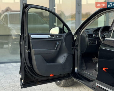 Чорний Фольксваген Туарег, об'ємом двигуна 2.97 л та пробігом 280 тис. км за 14999 $, фото 24 на Automoto.ua