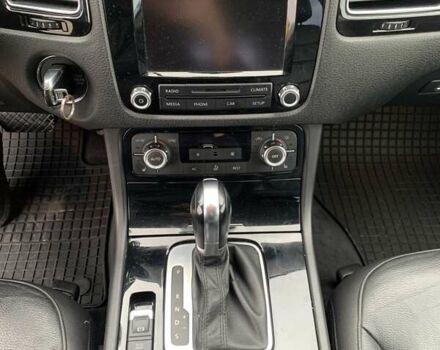 Черный Фольксваген Туарег, объемом двигателя 2.97 л и пробегом 198 тыс. км за 18000 $, фото 23 на Automoto.ua