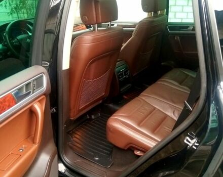 Чорний Фольксваген Туарег, об'ємом двигуна 3 л та пробігом 360 тис. км за 17300 $, фото 4 на Automoto.ua