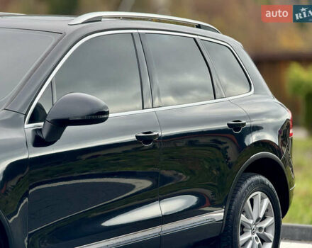 Черный Фольксваген Туарег, объемом двигателя 2.97 л и пробегом 310 тыс. км за 15200 $, фото 2 на Automoto.ua