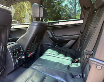 Чорний Фольксваген Туарег, об'ємом двигуна 3 л та пробігом 343 тис. км за 19900 $, фото 3 на Automoto.ua