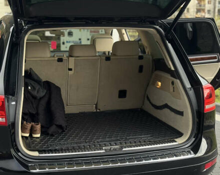 Черный Фольксваген Туарег, объемом двигателя 2.97 л и пробегом 310 тыс. км за 15200 $, фото 58 на Automoto.ua