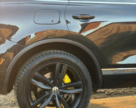 Чорний Фольксваген Туарег, об'ємом двигуна 2.97 л та пробігом 243 тис. км за 19600 $, фото 21 на Automoto.ua