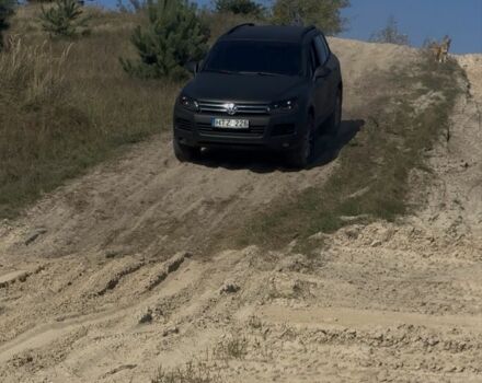 Чорний Фольксваген Туарег, об'ємом двигуна 3 л та пробігом 360 тис. км за 11562 $, фото 6 на Automoto.ua