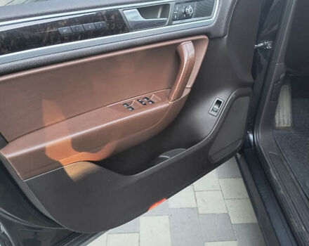 Черный Фольксваген Туарег, объемом двигателя 2.97 л и пробегом 206 тыс. км за 17800 $, фото 10 на Automoto.ua