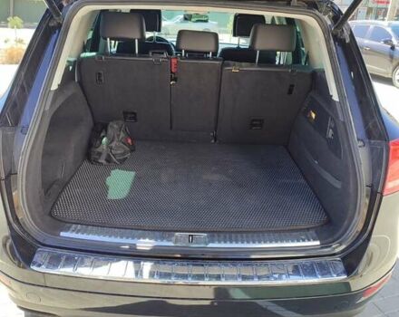 Черный Фольксваген Туарег, объемом двигателя 2.97 л и пробегом 178 тыс. км за 19200 $, фото 10 на Automoto.ua