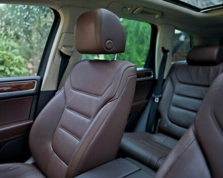 Черный Фольксваген Туарег, объемом двигателя 3 л и пробегом 250 тыс. км за 17300 $, фото 20 на Automoto.ua