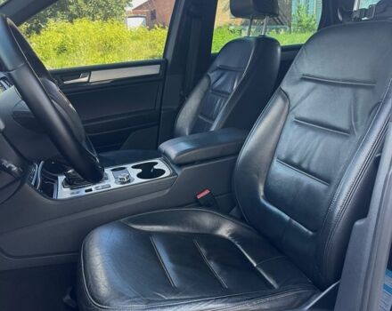 Чорний Фольксваген Туарег, об'ємом двигуна 3 л та пробігом 275 тис. км за 17900 $, фото 11 на Automoto.ua