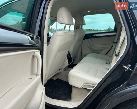 Черный Фольксваген Туарег, объемом двигателя 2.97 л и пробегом 299 тыс. км за 18700 $, фото 28 на Automoto.ua