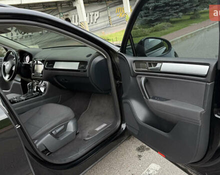 Чорний Фольксваген Туарег, об'ємом двигуна 2.97 л та пробігом 238 тис. км за 17300 $, фото 36 на Automoto.ua