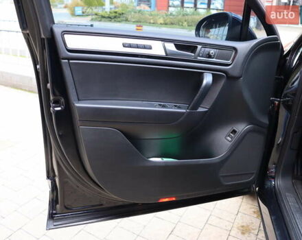 Черный Фольксваген Туарег, объемом двигателя 3 л и пробегом 284 тыс. км за 17800 $, фото 11 на Automoto.ua