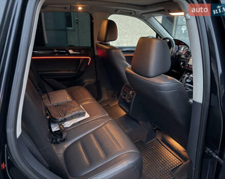 Черный Фольксваген Туарег, объемом двигателя 3 л и пробегом 285 тыс. км за 13800 $, фото 11 на Automoto.ua