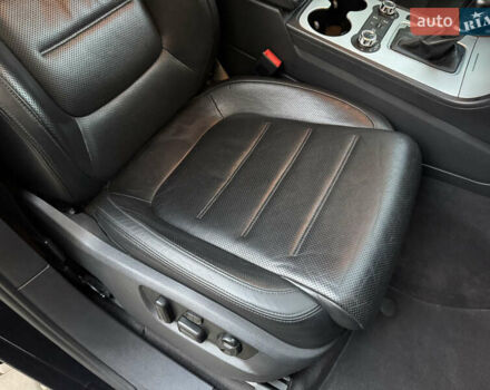 Черный Фольксваген Туарег, объемом двигателя 3 л и пробегом 250 тыс. км за 19000 $, фото 23 на Automoto.ua